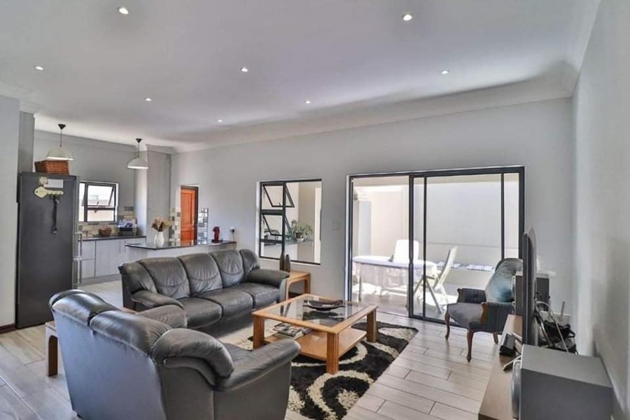 3 Bedroom Property for Sale in Gateway Manor North West